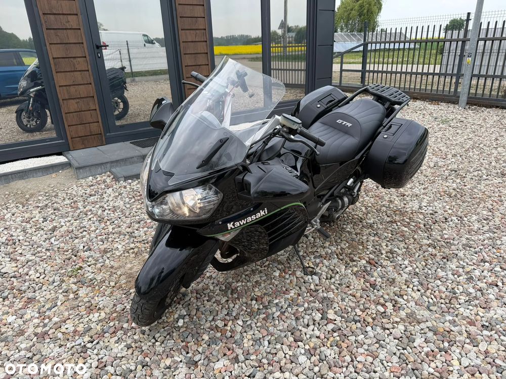 Kawasaki GTR - 6