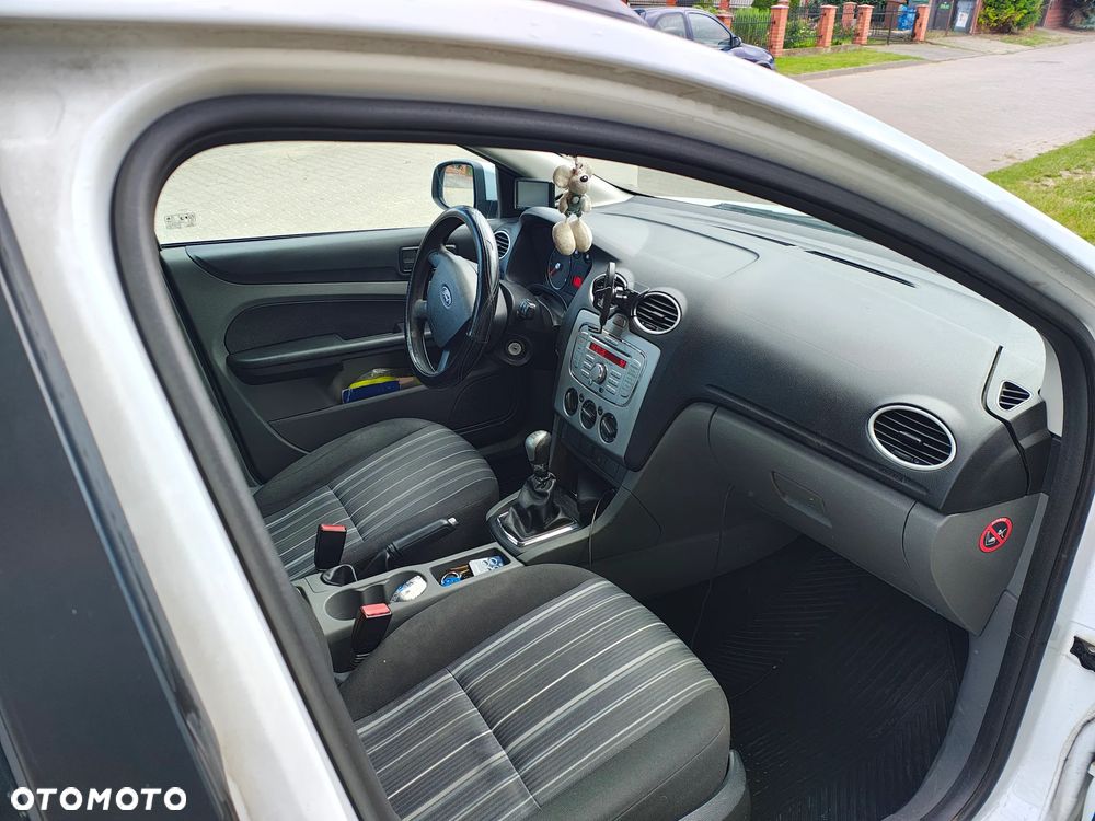 Ford Focus 1.6 Trend - 8