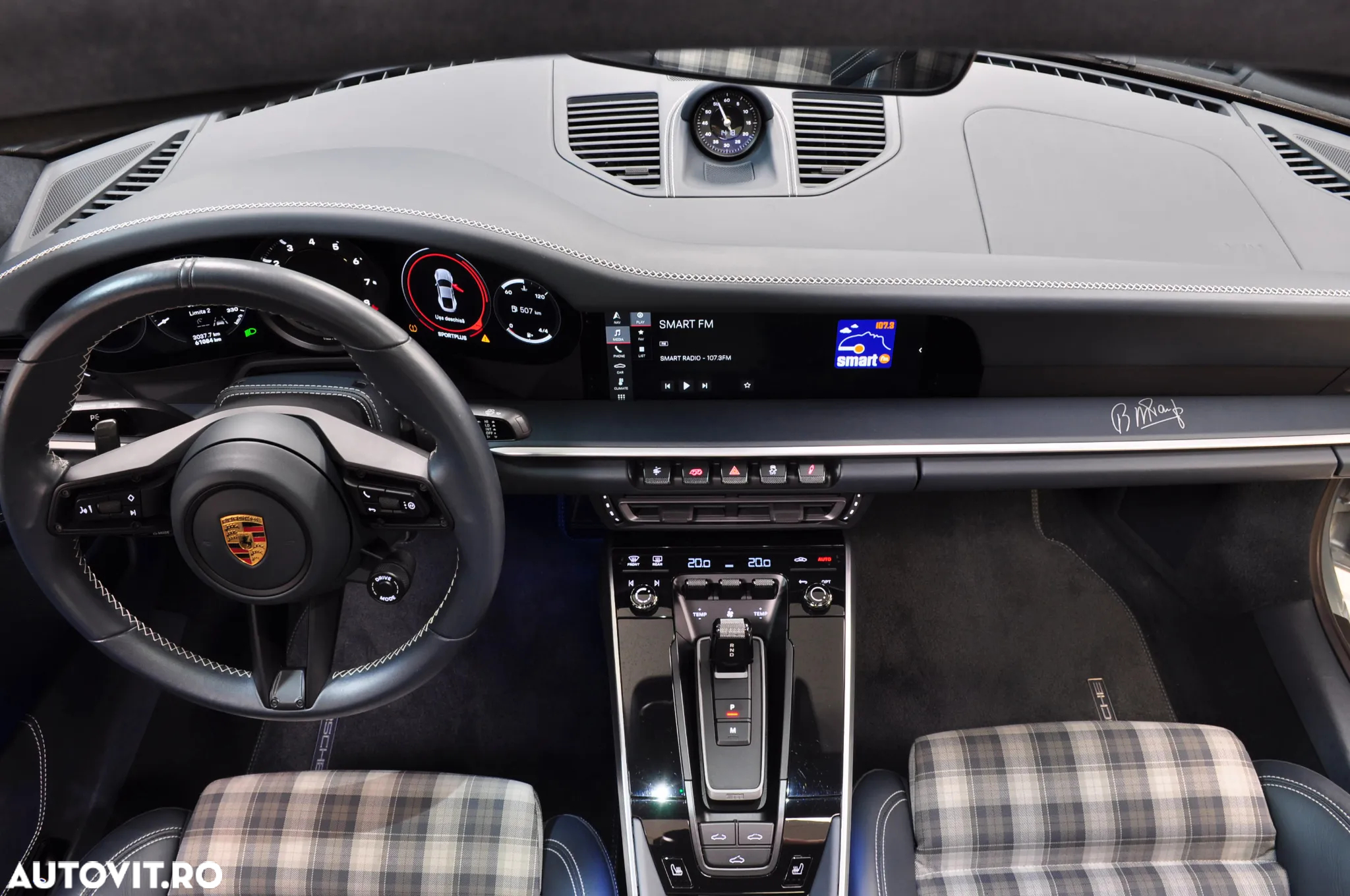 Porsche 911 Carrera 4S - 24