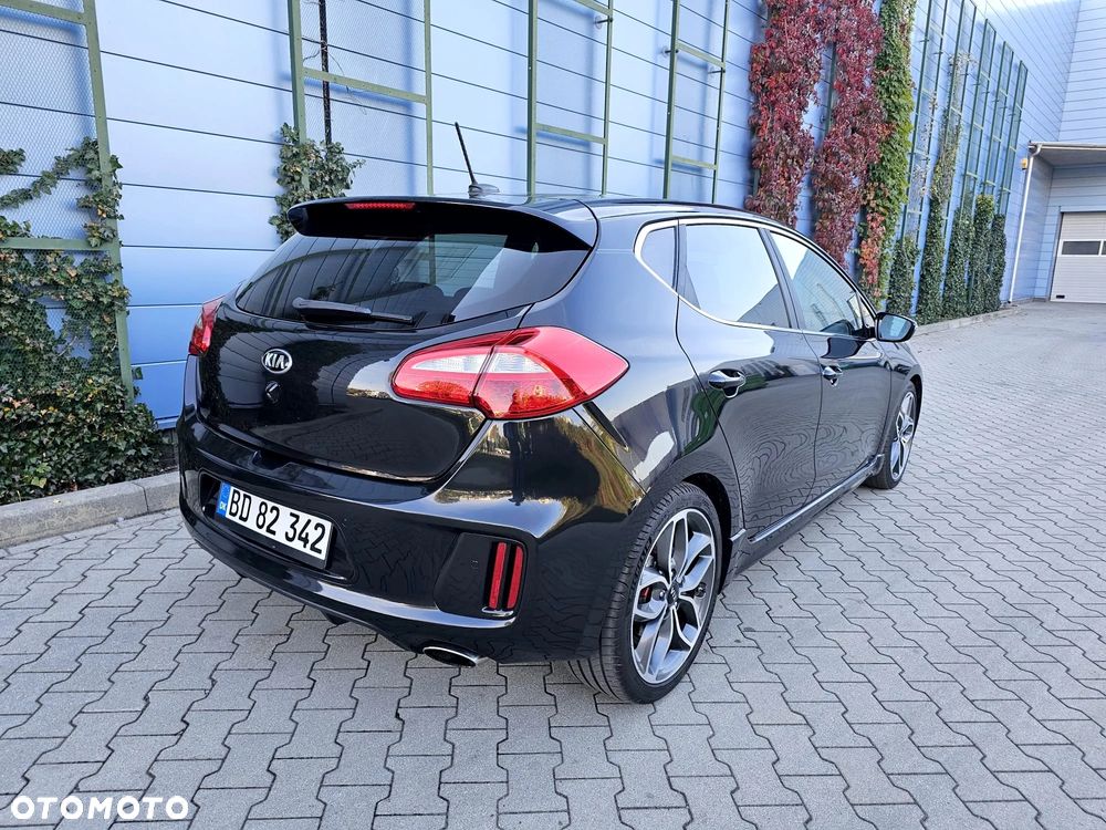 Kia Ceed 1.6 T-GDI GT - 17