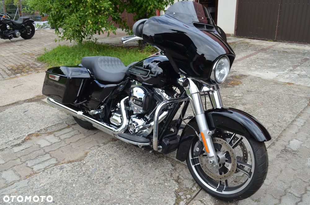 Harley-Davidson Touring Street Glide - 19