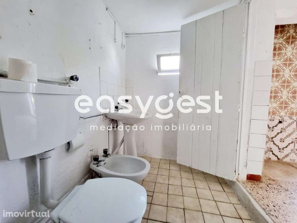 Terreno com 750m2 com implantação de 4 casas e uma garagem - Grande imagem: 3/31