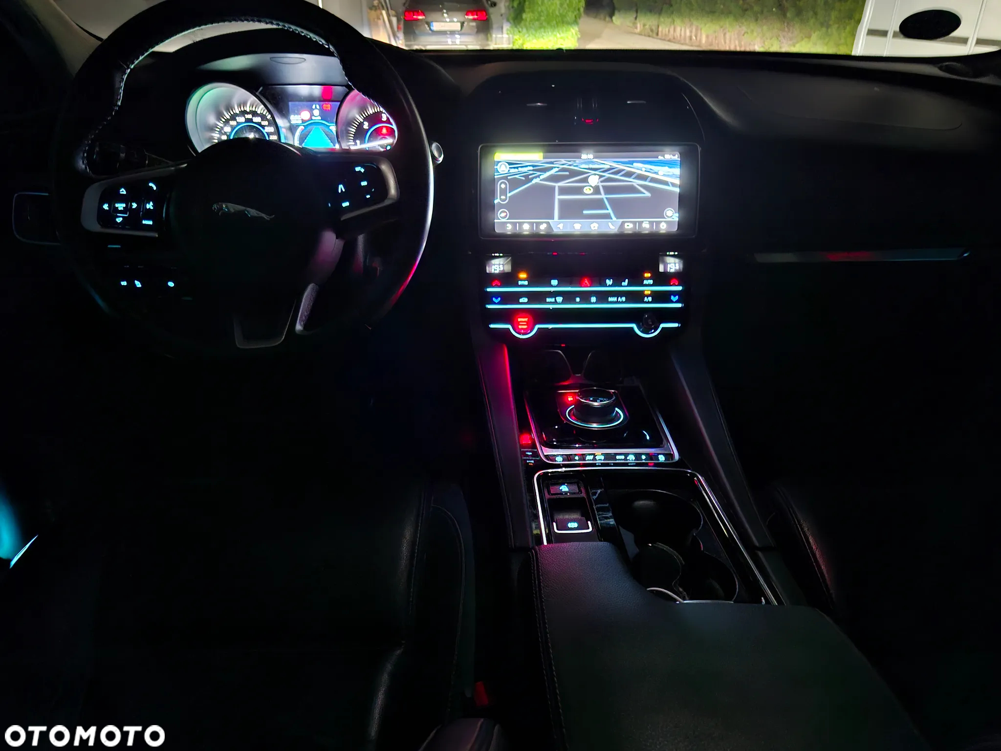 Jaguar F-Pace 2.0 i4D AWD Prestige - 14