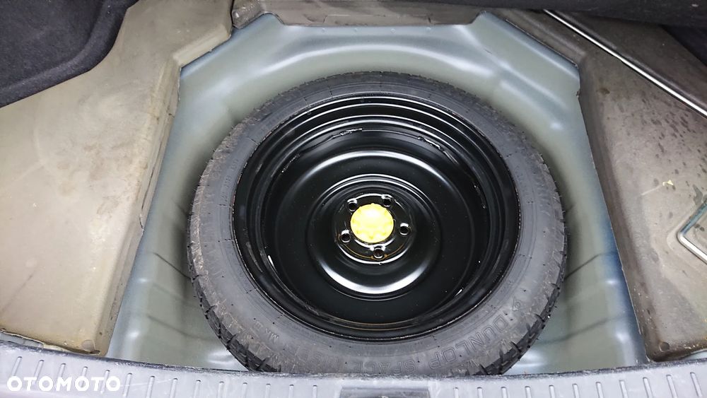 Toyota Avensis 1.8 Premium - 12