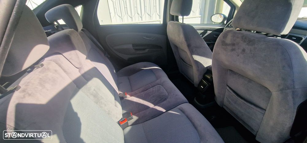 Fiat Linea 1.6 M-Jet Emotion - 10