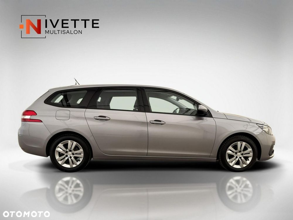 Peugeot 308 - 8