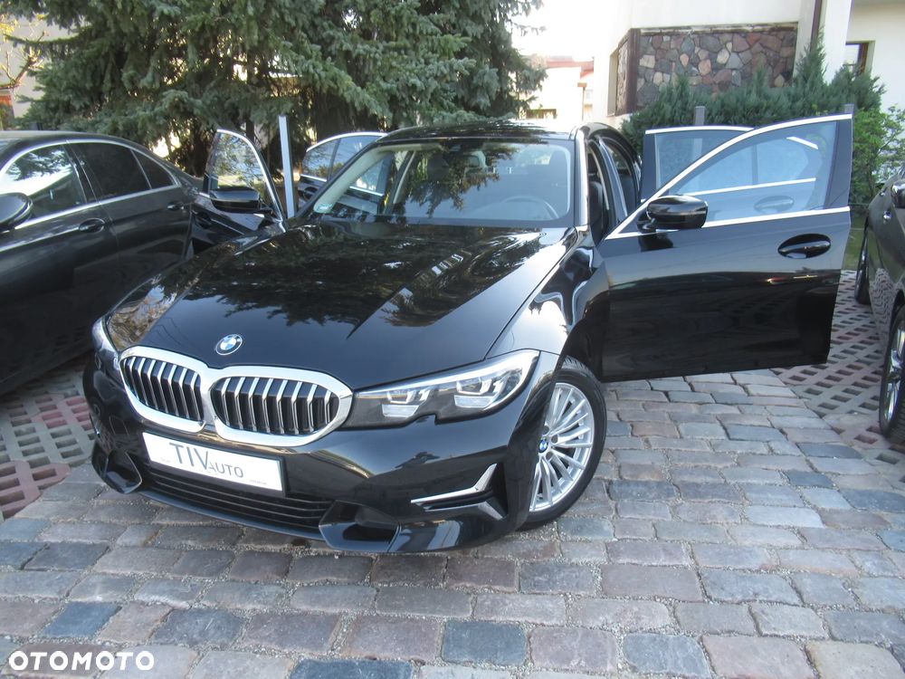 BMW Seria 3 320i Luxury Line - 35