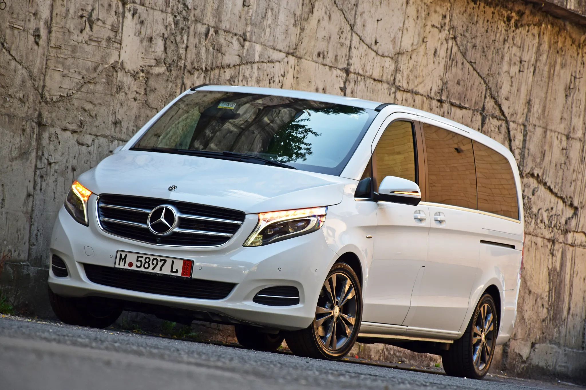 Mercedes-Benz V 250 (BlueTEC) d lang 7G-TRONIC Avantgarde Edition - 1