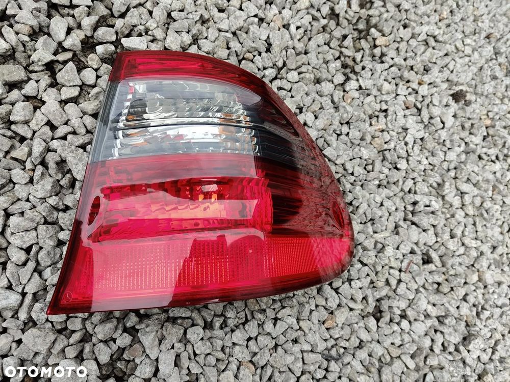 MERCEDES W211 LIft Kombi Lampa Tył Prawa Igła Oryginał 06-09 - 2