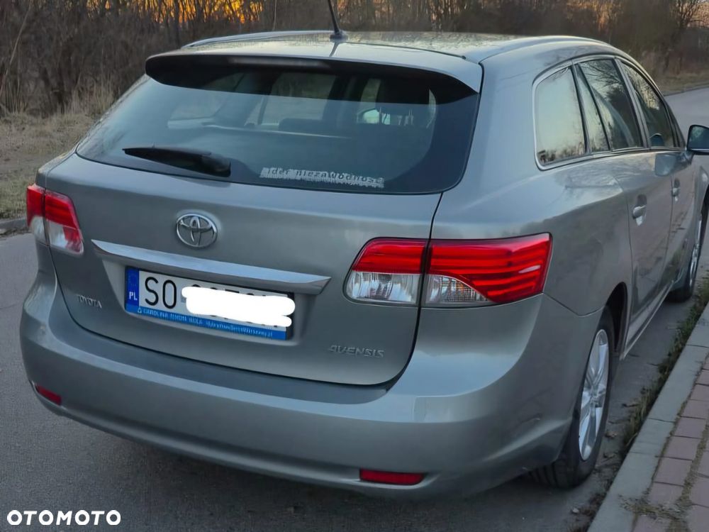 Toyota Avensis 2014 photo 4