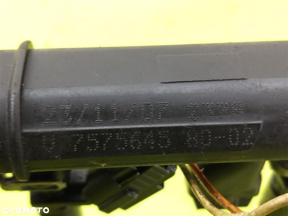 Listwa wtryskiwaczy Peugeot 308 307 207 2006–2012 1.4 B - 3