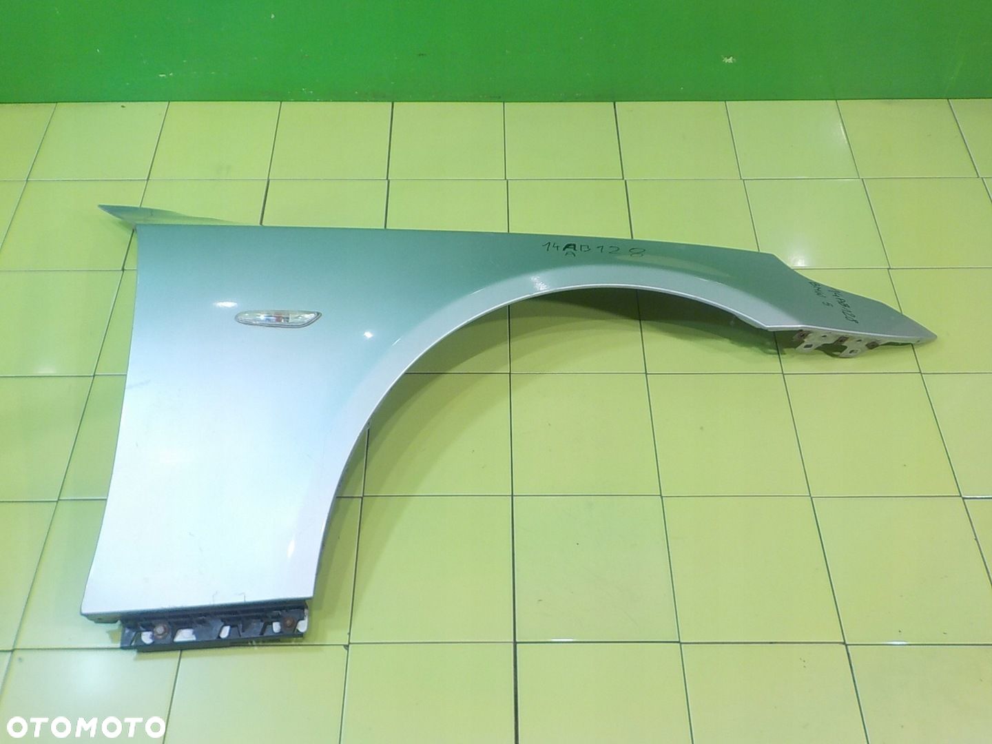 BMW 5 E61 E60 2.0 D 06r KOMBI blotnik prawy przod - 1