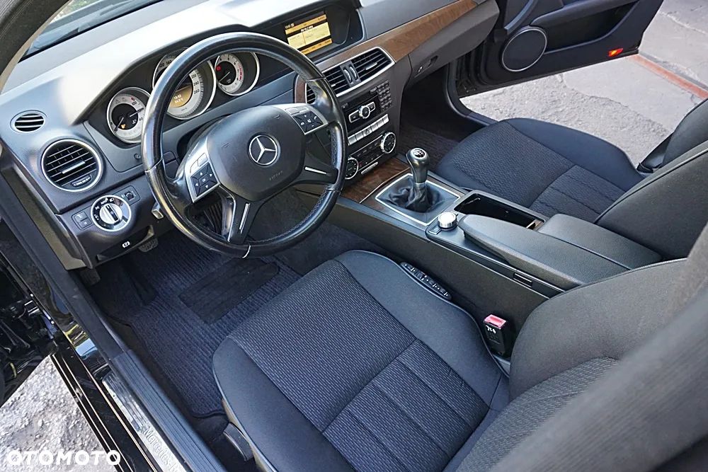 Mercedes-Benz Klasa C 180 BlueEFFICIENCY Elegance - 16