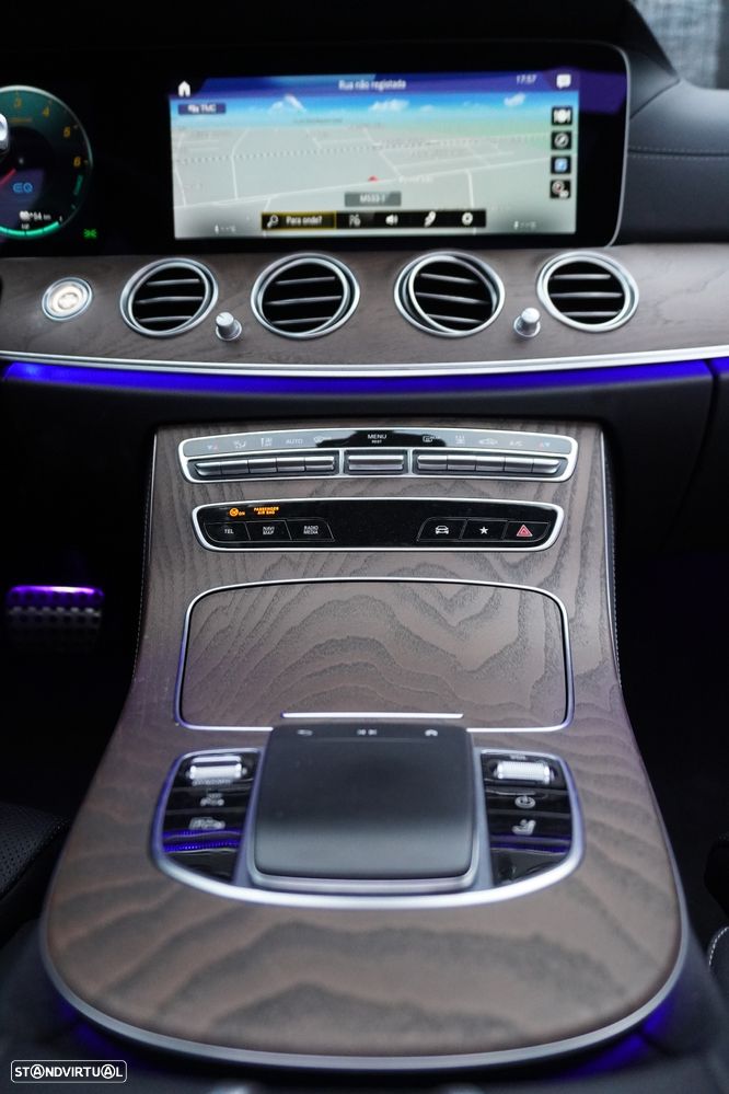 Mercedes-Benz E 300 de 4Matic 9G-TRONIC AMG Line - 37