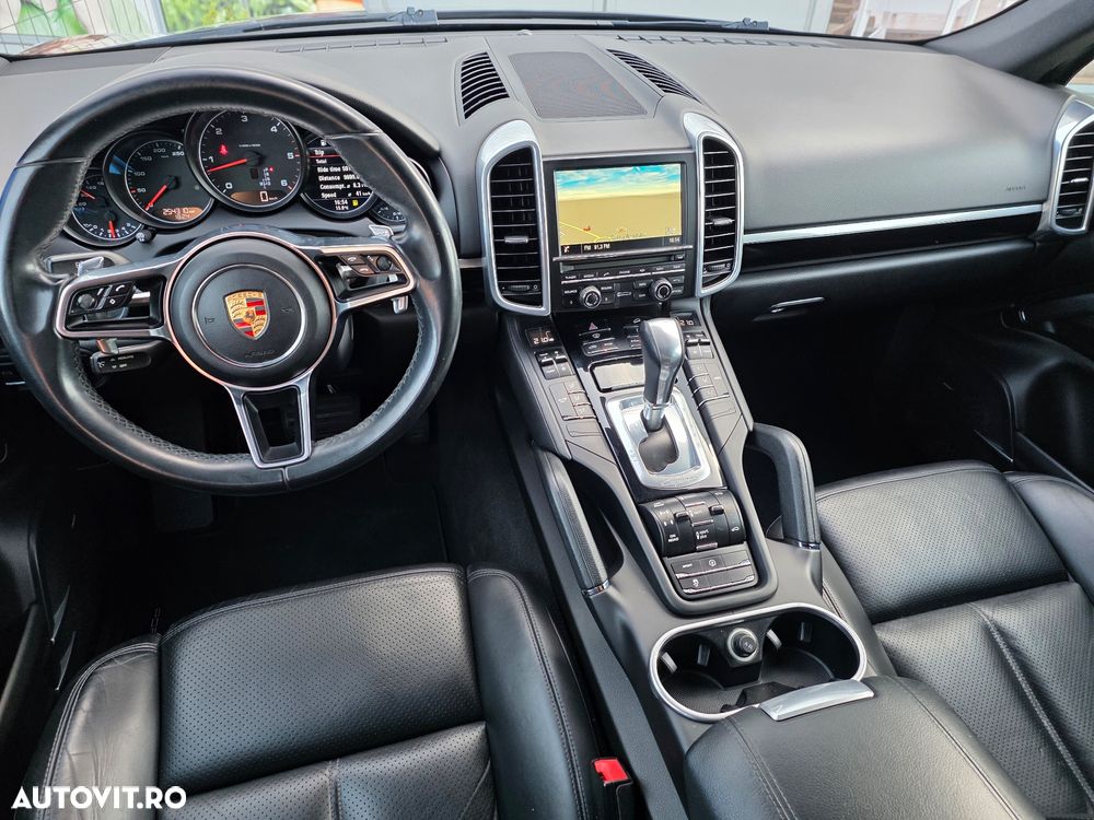 Porsche Cayenne Platinum Edition - 3