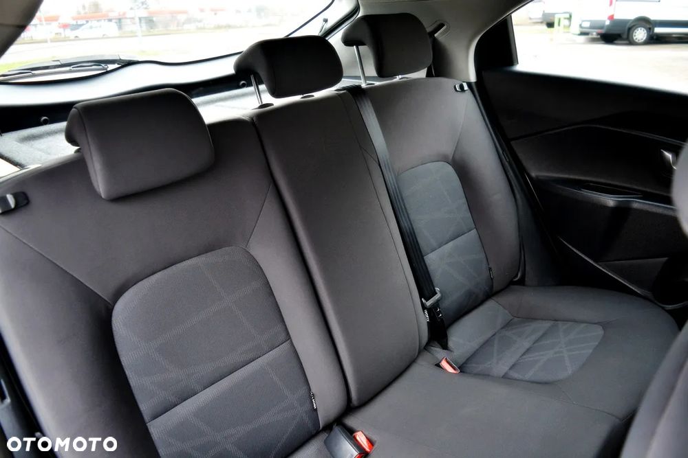 Kia Rio 1.2 Attract - 16