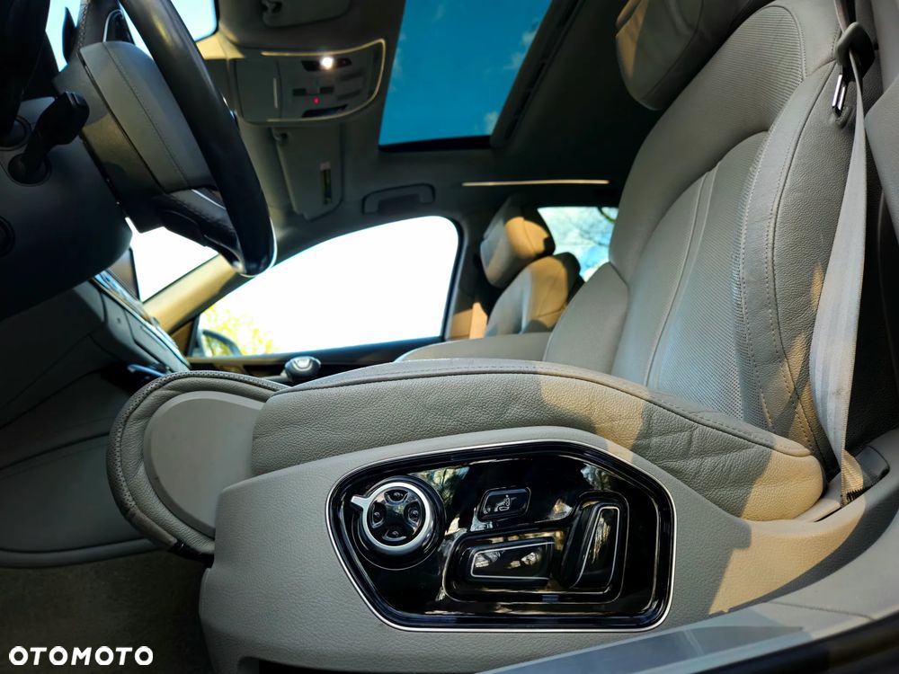 Audi A8 4.2 FSI L Quattro - 11