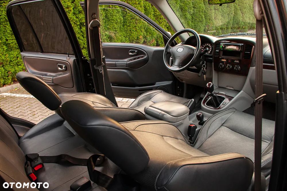 Suzuki Grand Vitara 2.0 Limited - 24
