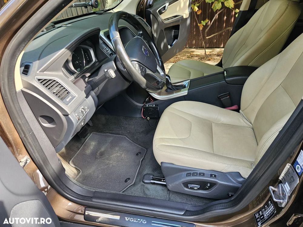 Volvo XC 60 D4AWD Kinetic - 6