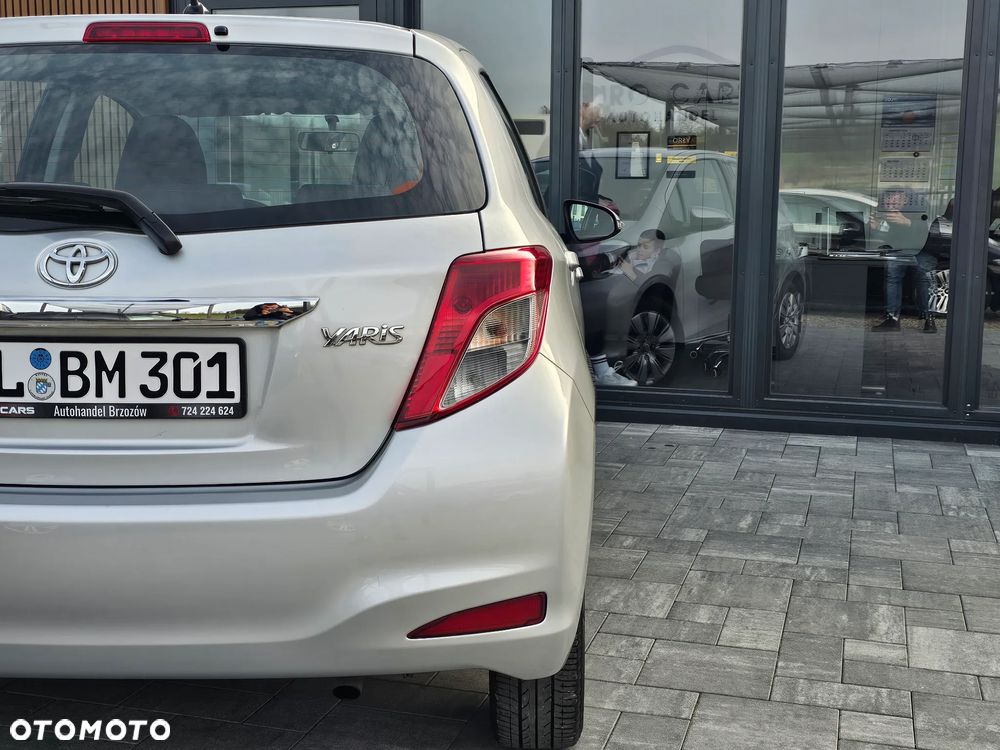 Toyota Yaris 1.33 Prestige - 38