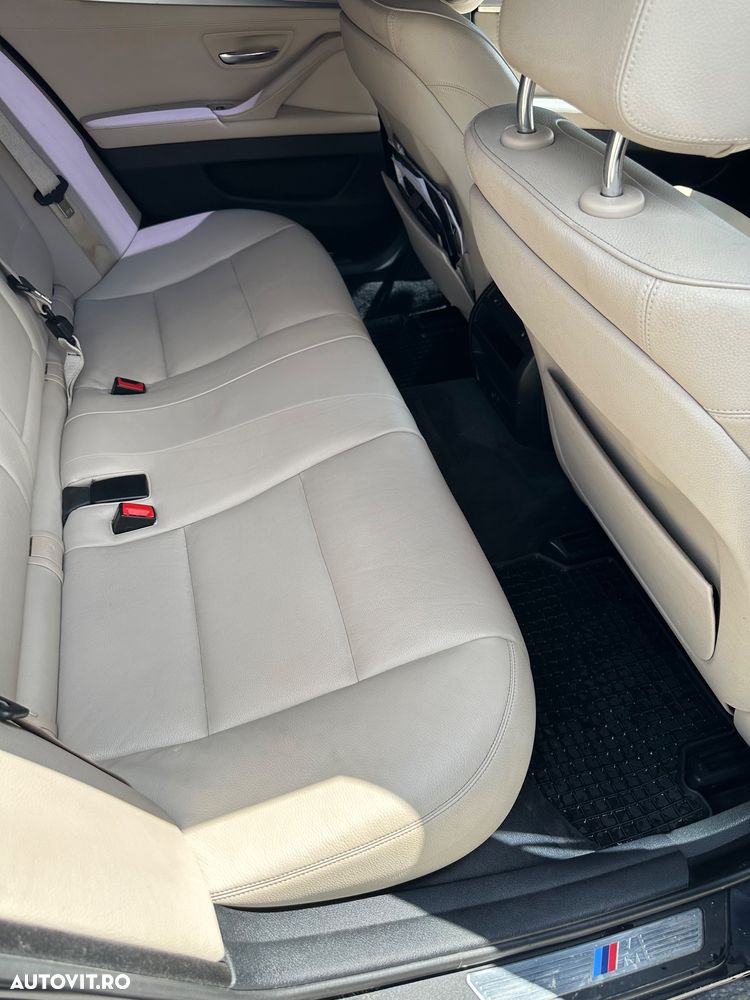 BMW Seria 5 525d xDrive - 22