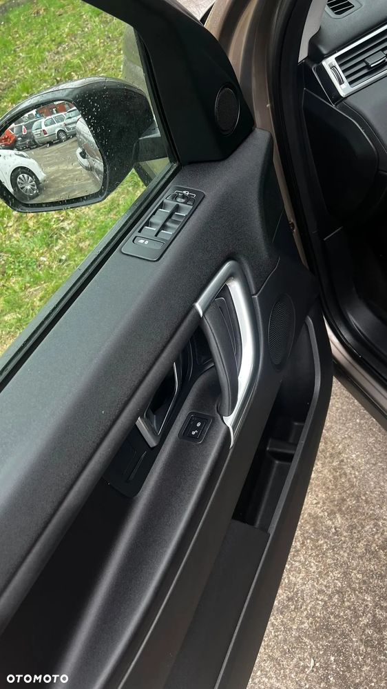 Land Rover Discovery Sport 2.0 TD4 HSE Luxury - 9