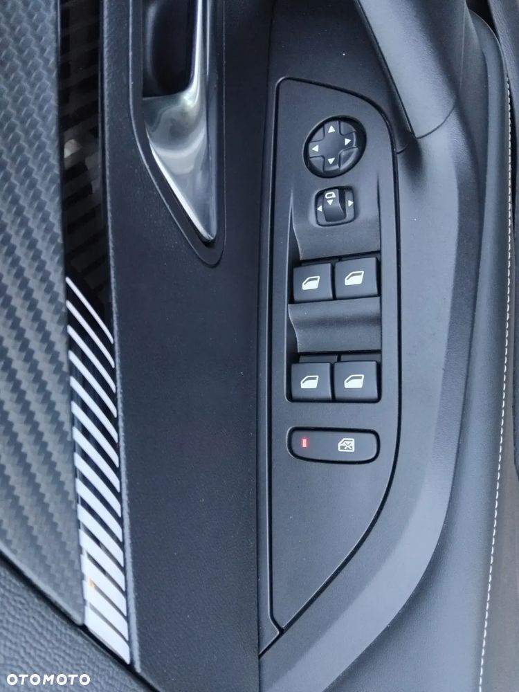 Peugeot 2008 PureTech 130 Allure S&S EAT8 - 20