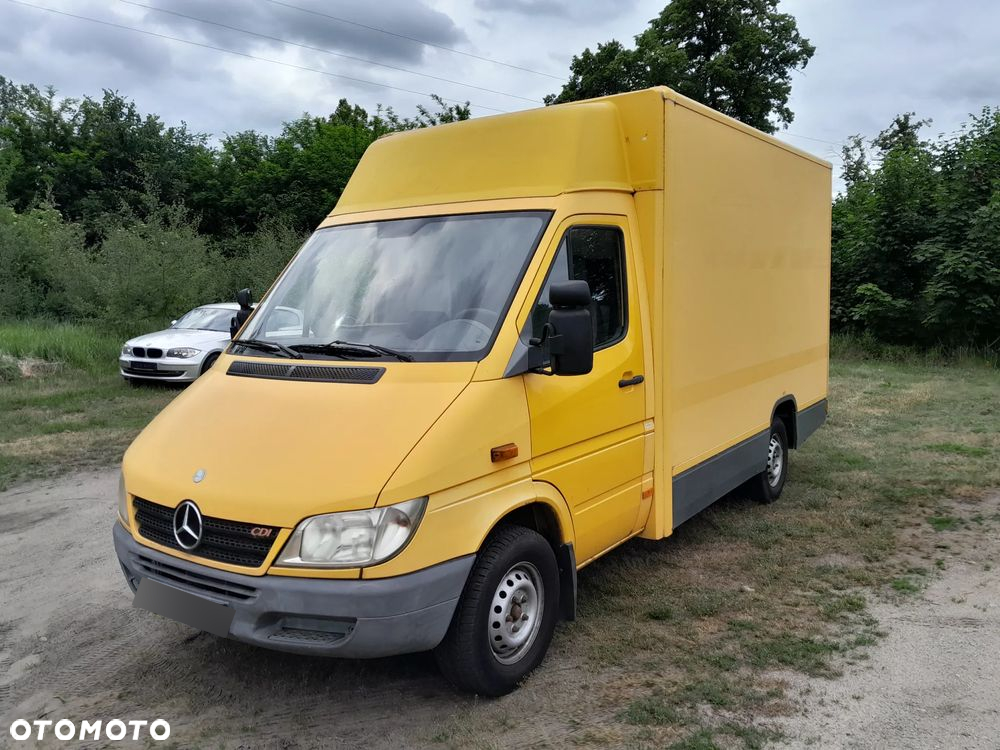 Mercedes-Benz Sprinter - 13