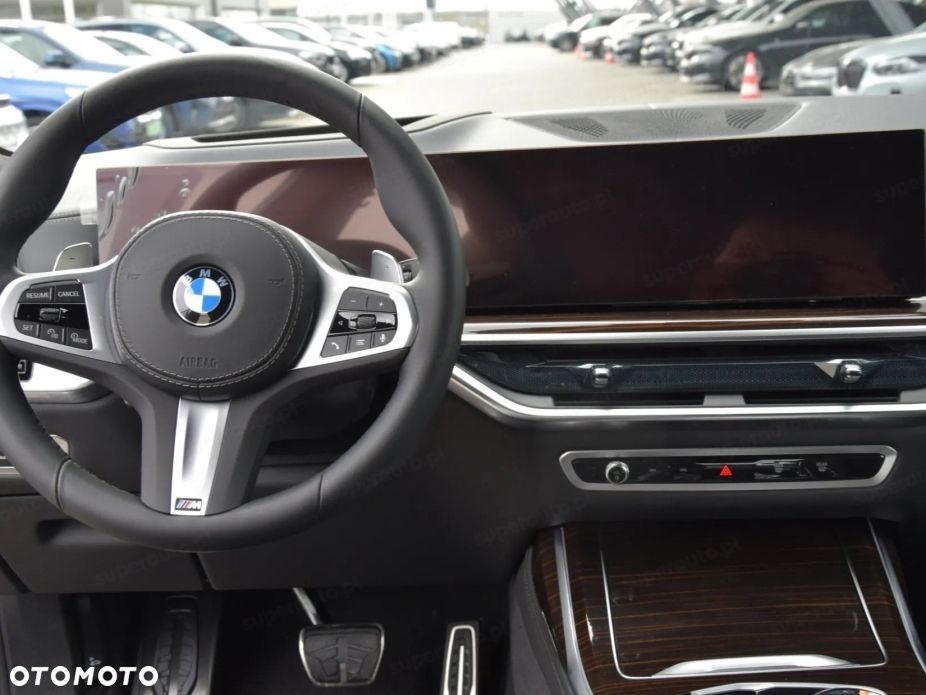 BMW X7 - 11