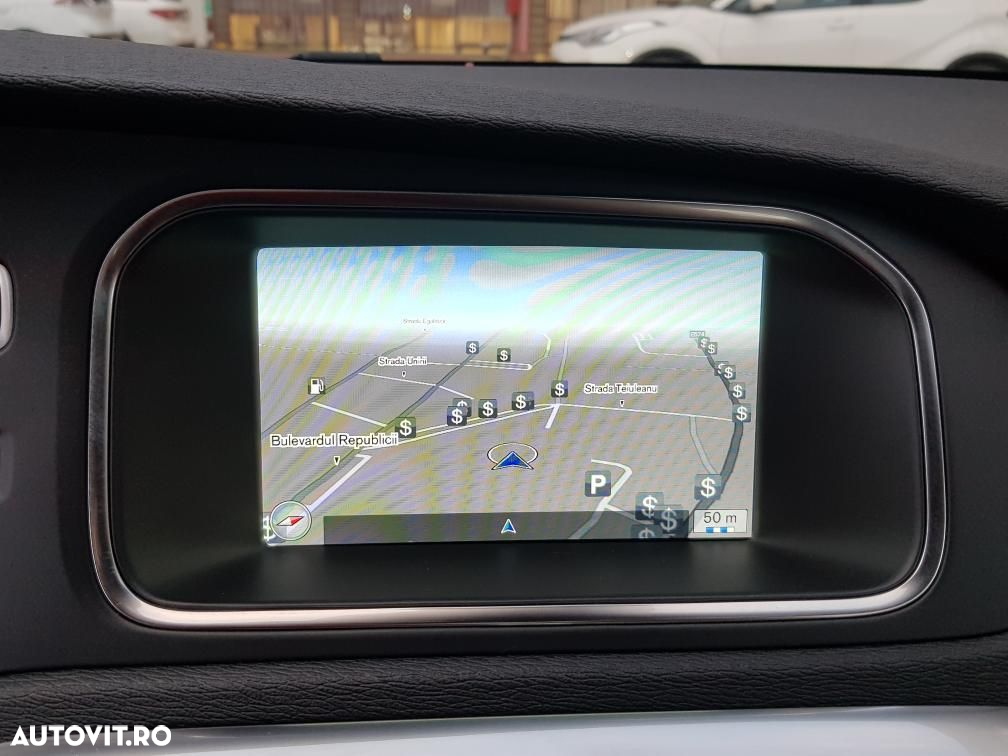Volvo V40 - 16