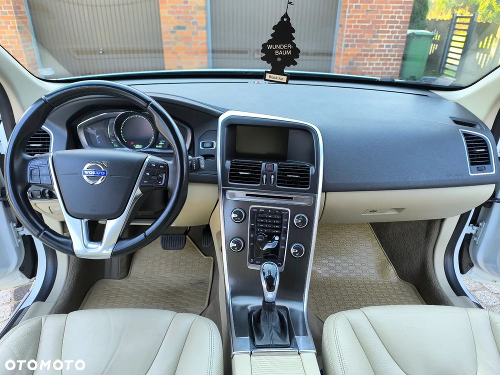 Volvo XC 60 3.2 AWD Kinetic - 13