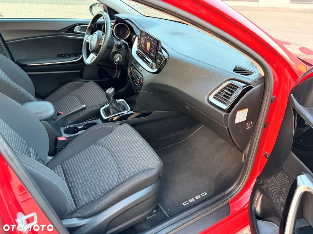 Kia Ceed - 23