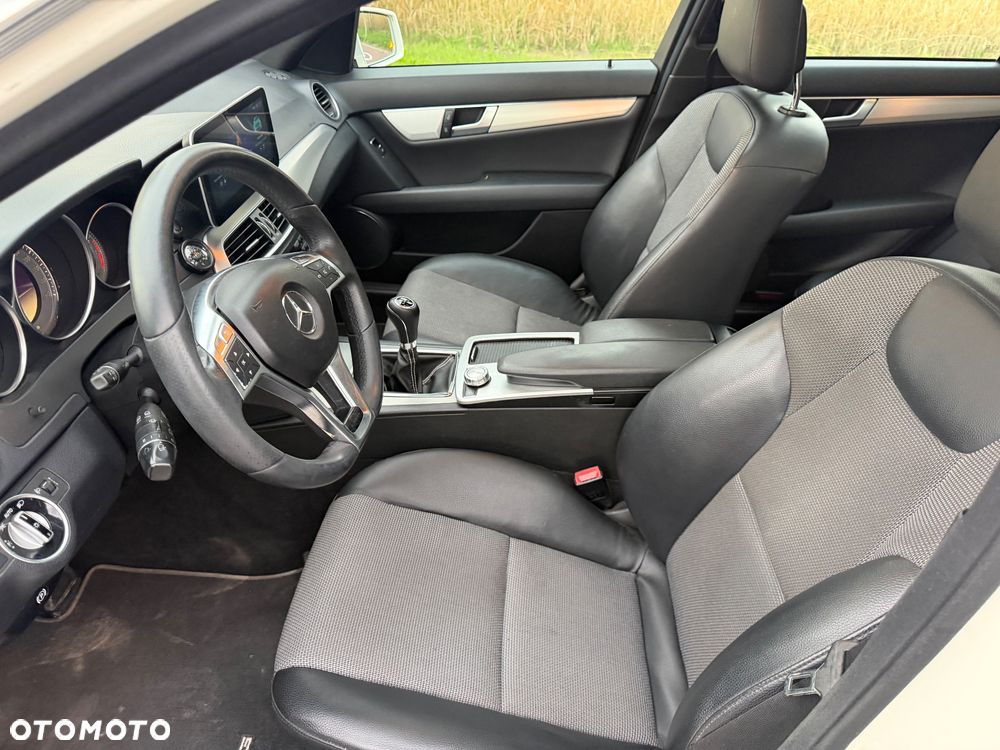 Mercedes-Benz Klasa C 180 BlueEFFICIENCY Avantgarde - 11