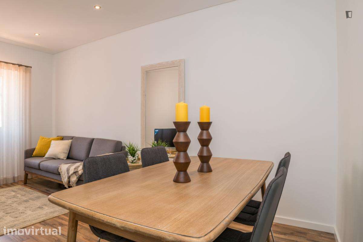 Apartamento com 2 quartos - localizado em Faro - Grande imagem: 2/12