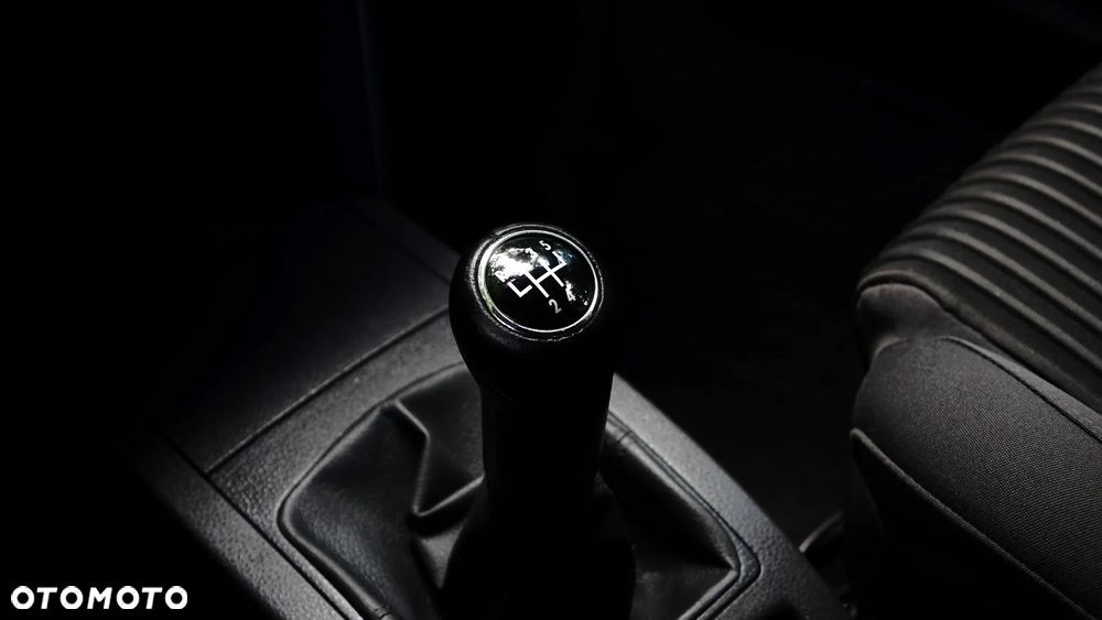 Volkswagen Polo 1.6 Sportline - 19