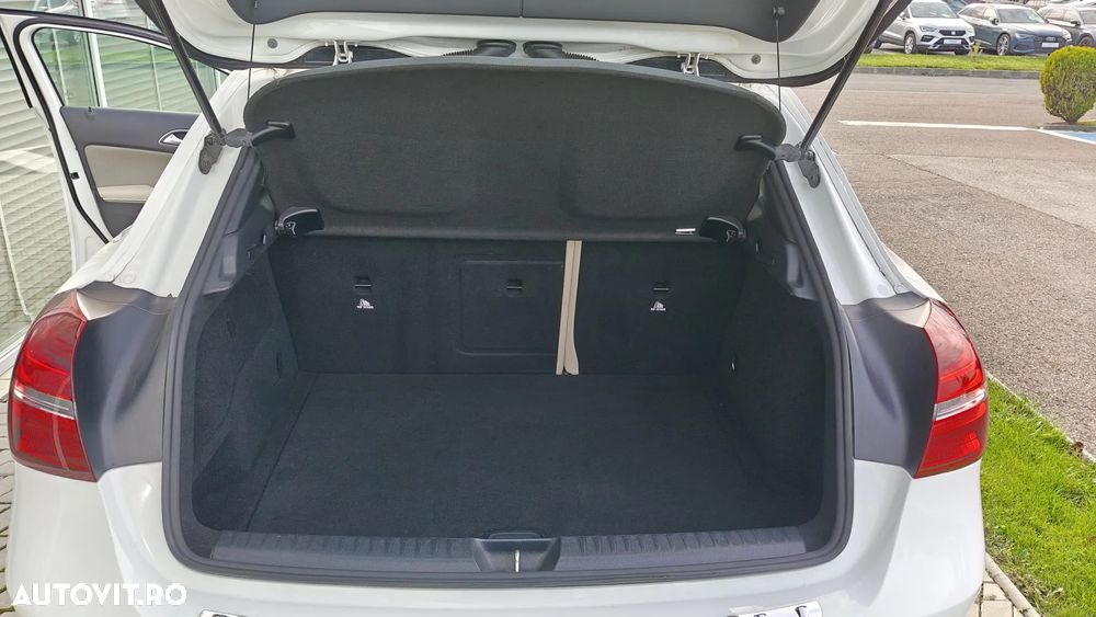 Mercedes-Benz GLA 180 7G-DCT Urban - 30