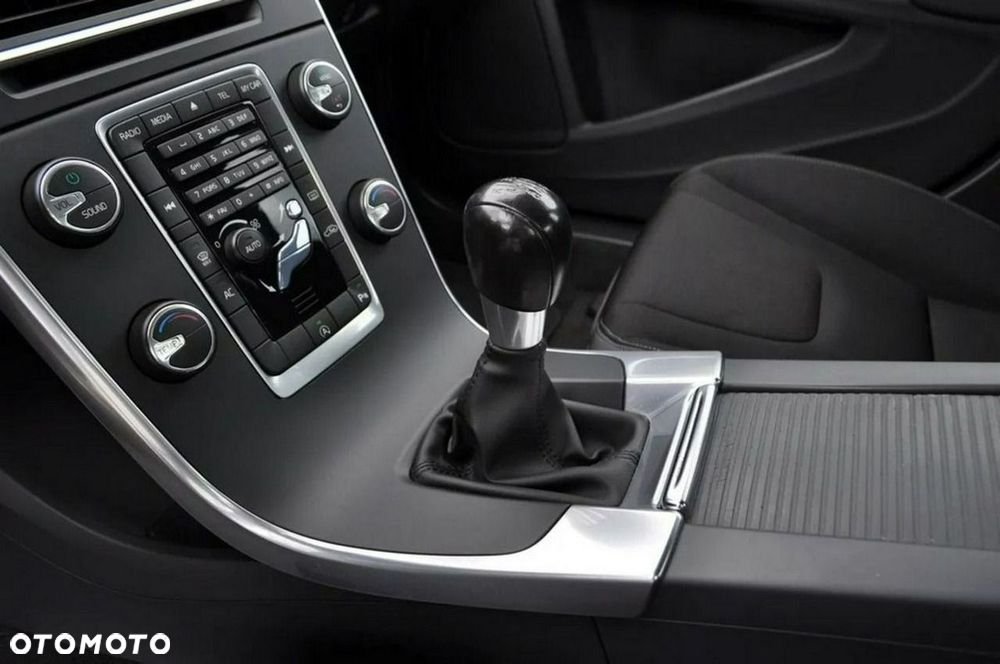 Volvo S60 T3 Kinetic - 22