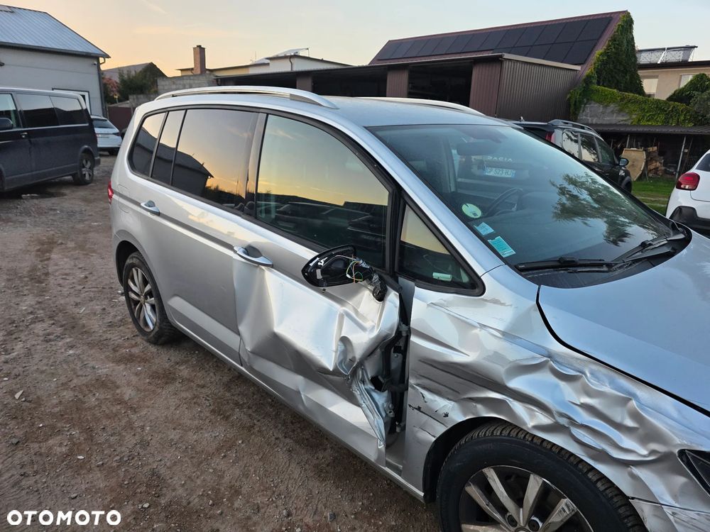 Volkswagen Touran - 13