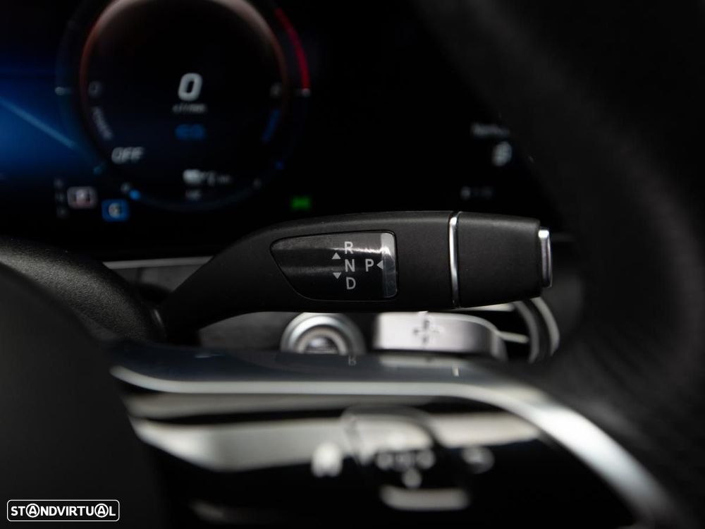 Mercedes-Benz E 300 de 4Matic 9G-TRONIC AMG Line - 23