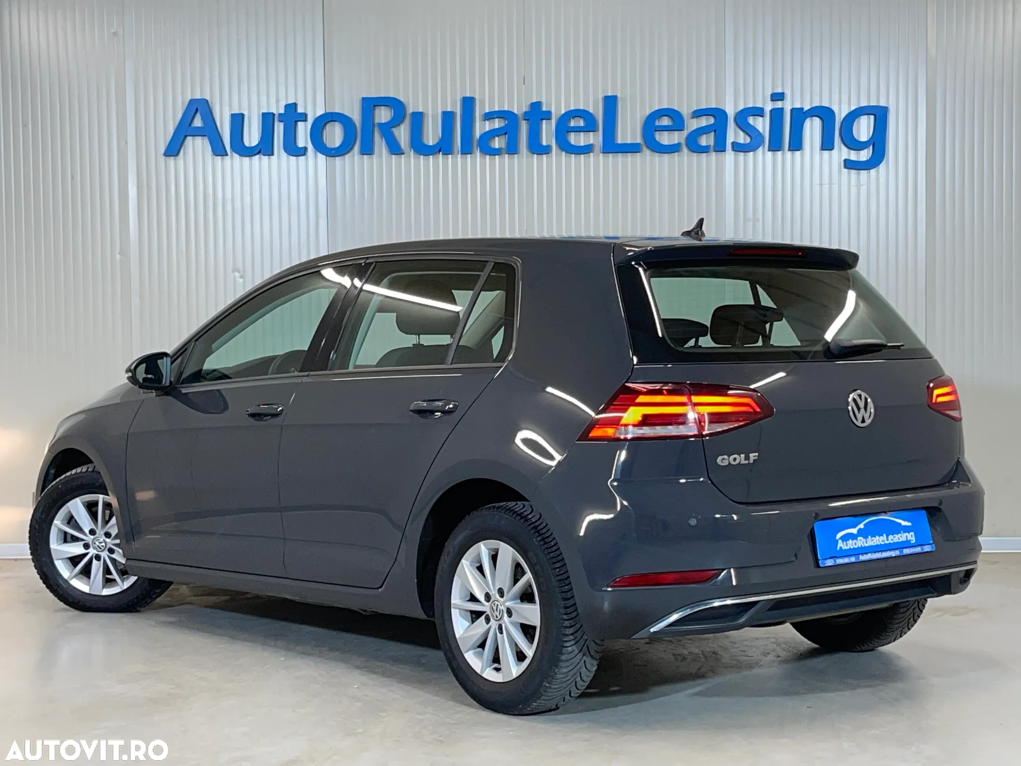 Volkswagen Golf 1.6 TDI Comfortline - 4