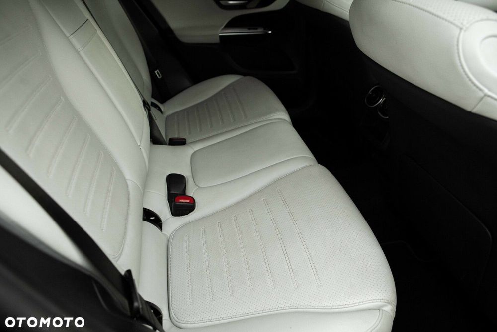 Mercedes-Benz GLC - 28