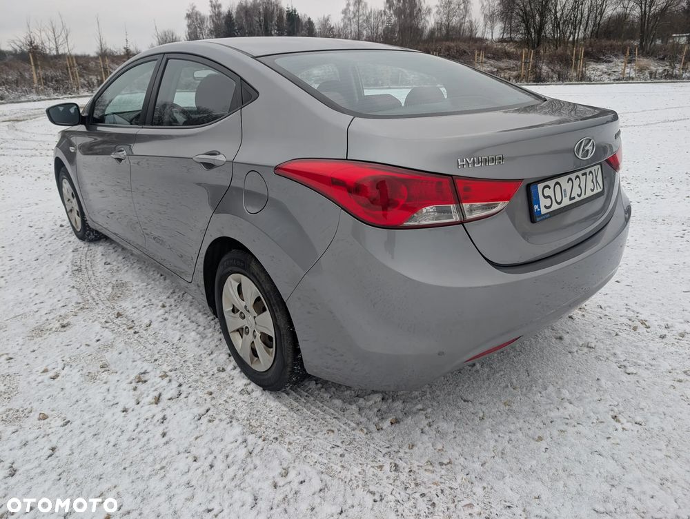Hyundai Elantra 1.6 Comfort - 6