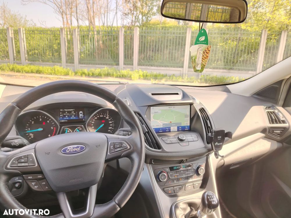 Ford Kuga 2.0 TDCi 2WD Trend - 4