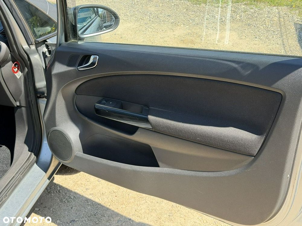 Opel Corsa - 22