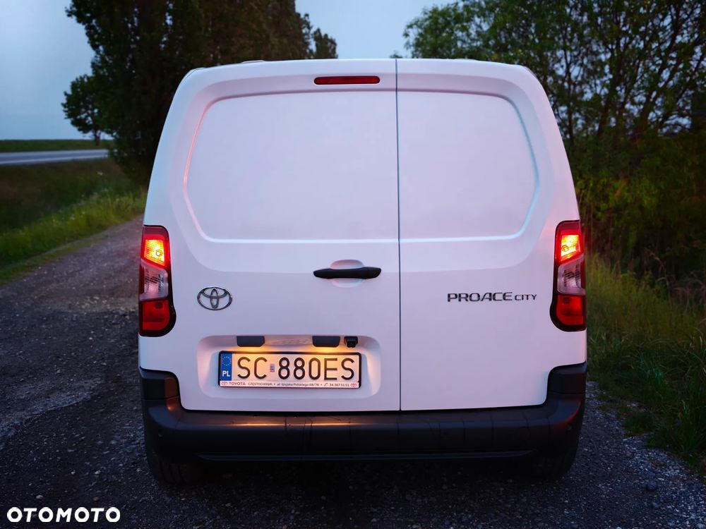 Toyota Proace City - 7