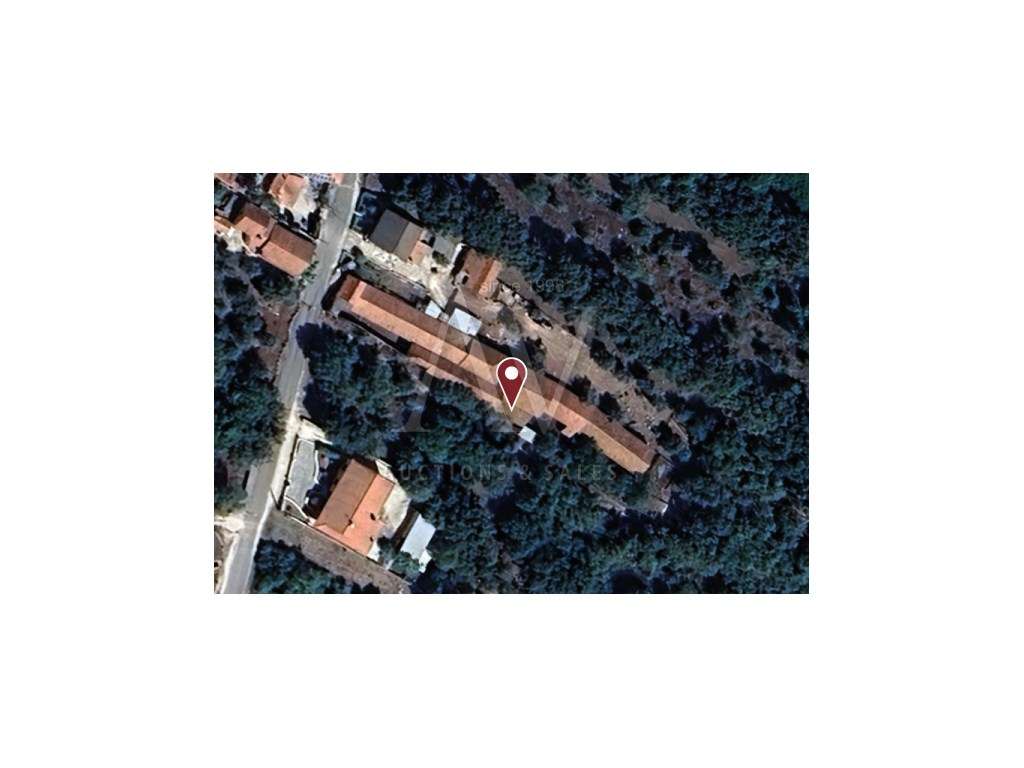 Pavilhões para criação de gado com arrecadações, logradouro e terre... - Grande imagem: 2/6