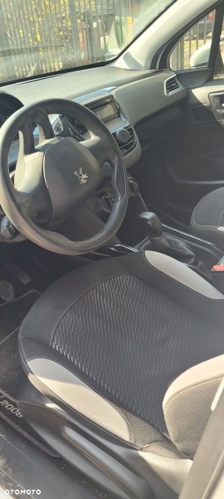 Peugeot 2008 1.2 Pure Tech Style - 3