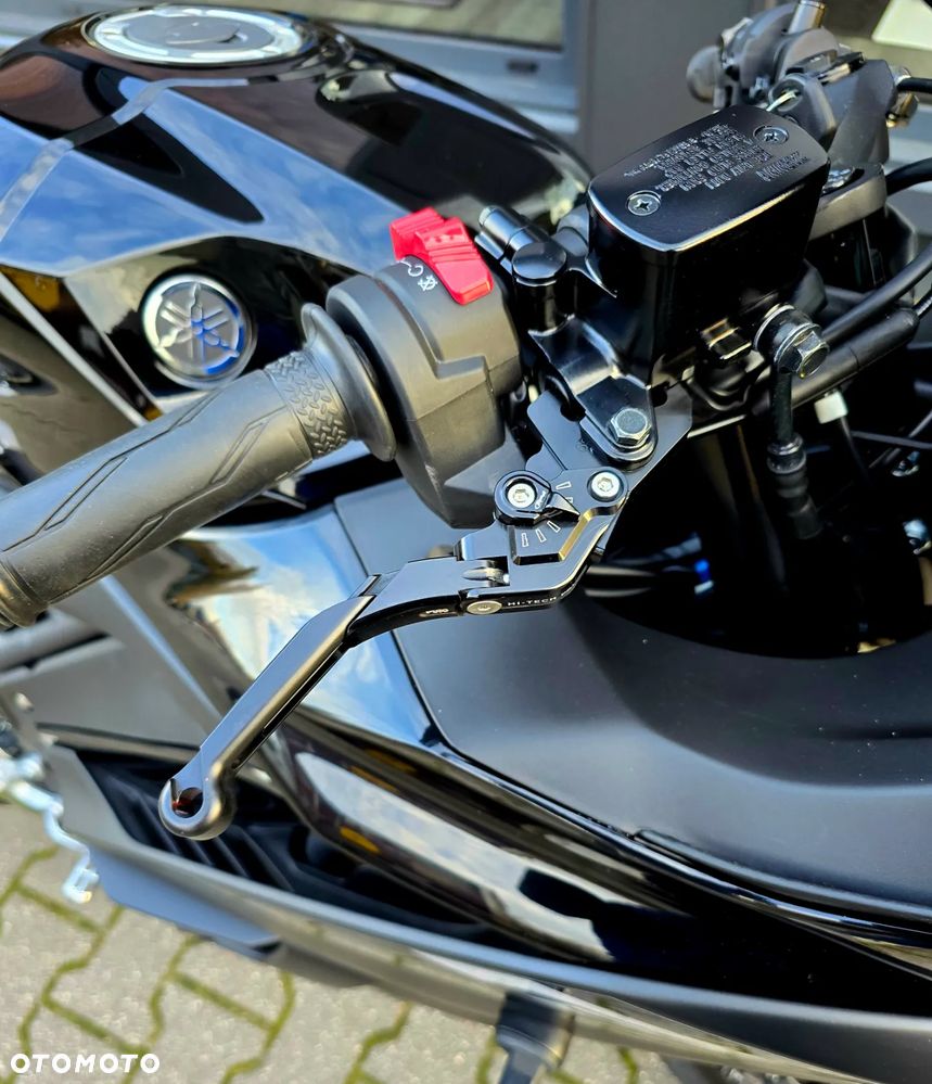 Yamaha R3 - 18