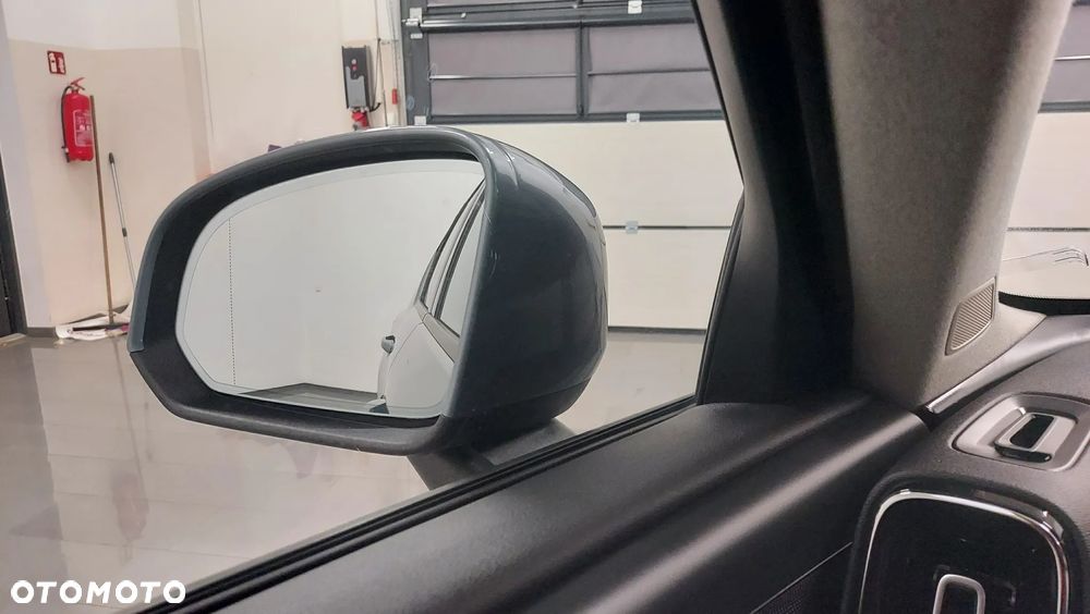 Volvo XC 40 D3 R-Design - 22