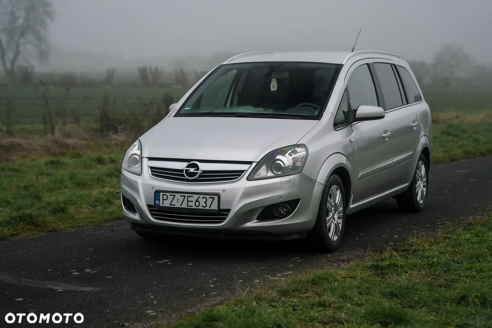 Opel Zafira 1.8 Cosmo - 2